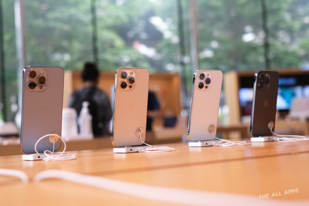 วันนี้วางจำหน่าย iPhone 13 วันแรกในไทย พาชมตัวเครื่อง ทุกรุ่นทุกสีจาก Apple Store Central World