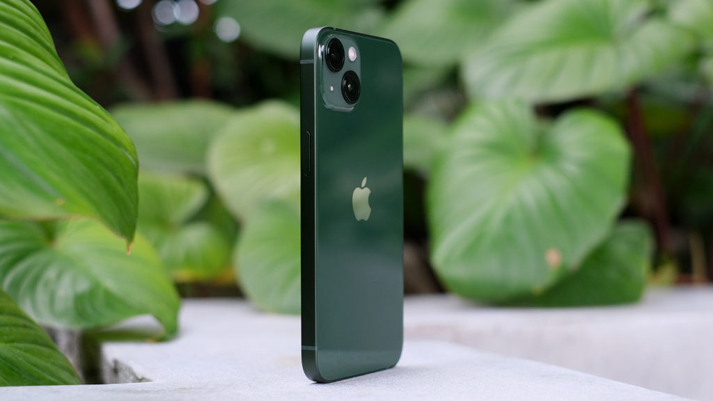 แกะกล่อง พาชม iPhone 13 สีใหม่ สีเขียวเหนี่ยวทรัพย์