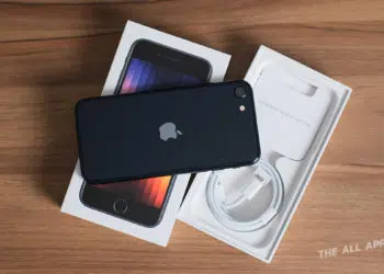 เธฃเธตเธงเธดเธง iPhone SE เธฃเธธเนเธเธเธตเน 3 เธชเธตเธกเธดเธเนเธเธเน เธเธดเธ A15 Bionic เนเธฃเธเธเธถเนเธเธเธงเนเธฒเนเธเธดเธก เนเธฃเธดเนเธกเธเนเธ 15,900 เธเธฒเธ