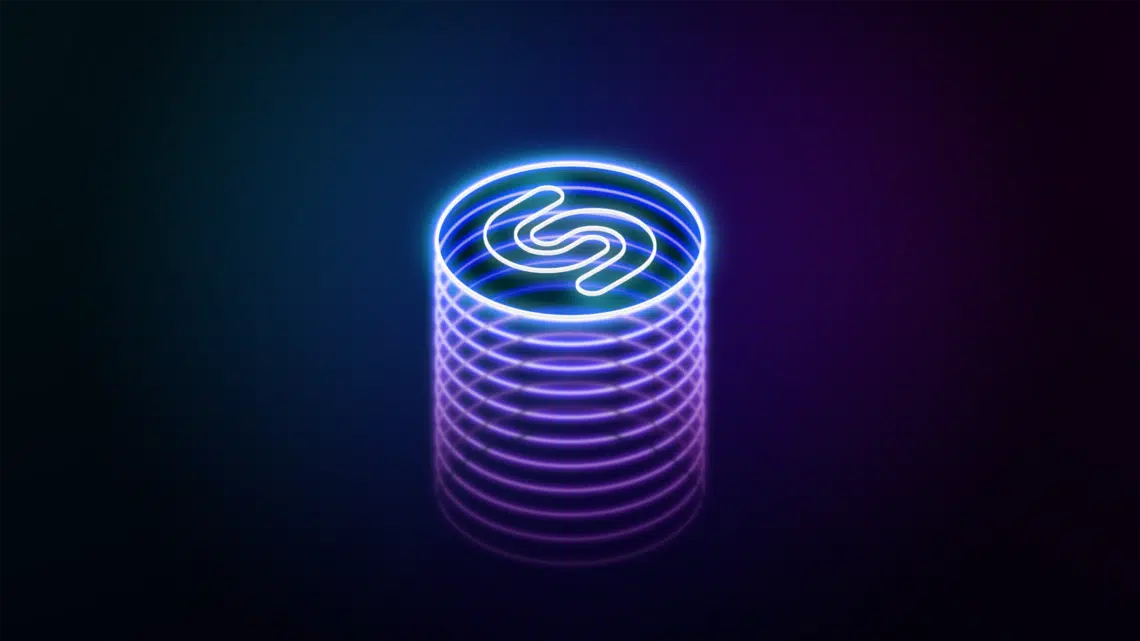วันนี้ Shazam ครบรอบ 20 ปี โดยแพลตฟอร์มนี้ได้กลายเป็นที่นิยมของวัฒนธรรมป๊อปและเปลี่ยนแปลงวิธีที่ผู้คนมีปฏิสัมพันธ์กับดนตรี
