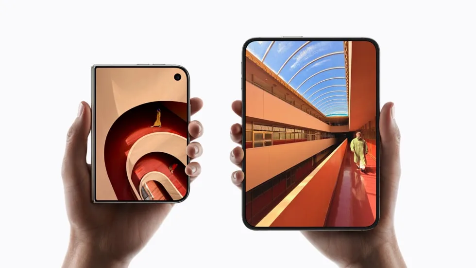 iPhone Duo เมื่อพับและกางหน้าจอ