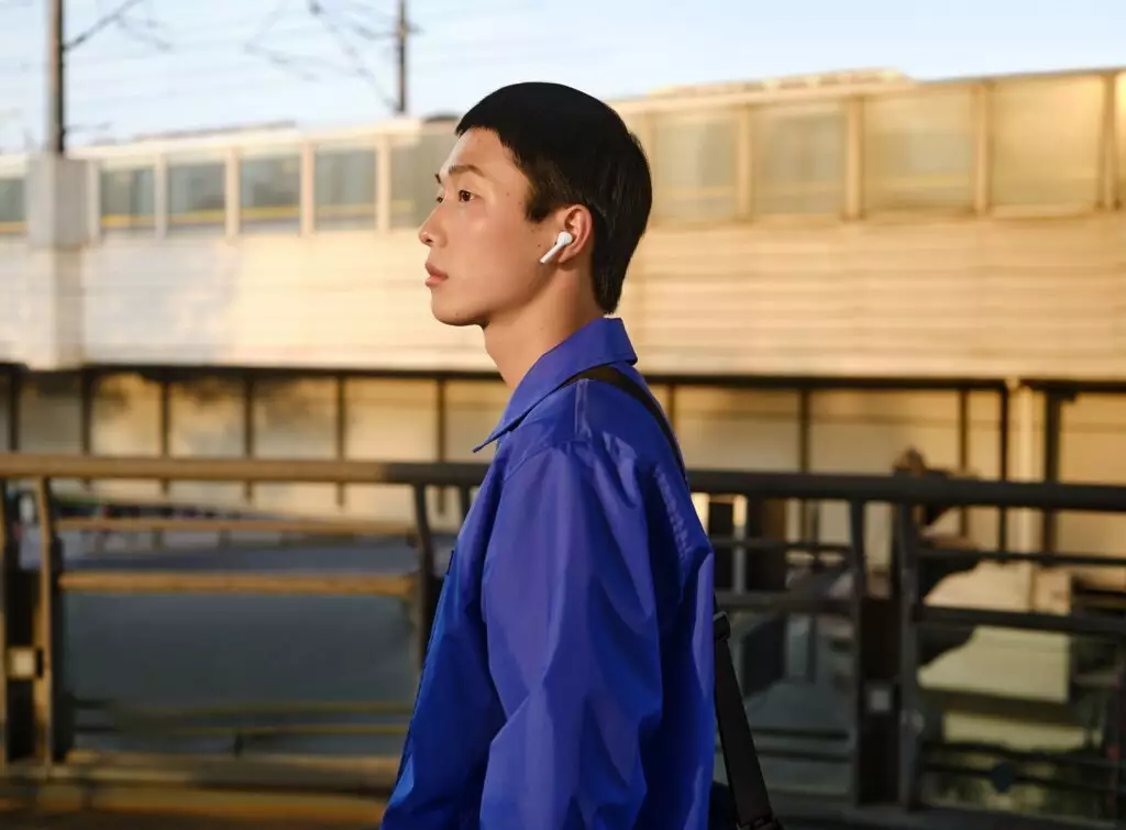 ฟังไร้สายแบบ in-ear น้ำหนักเบา ดีไซน์ที่สวย พกพาได้ง่าย คุณภาพเสียงที่คมชัด ฟังก์ชั่นการตัดเสียงรบกวนรุ่นล่าสุดของหัวเว่ย HUAWEI FreeBuds 3i ราคา 3,299 บาท