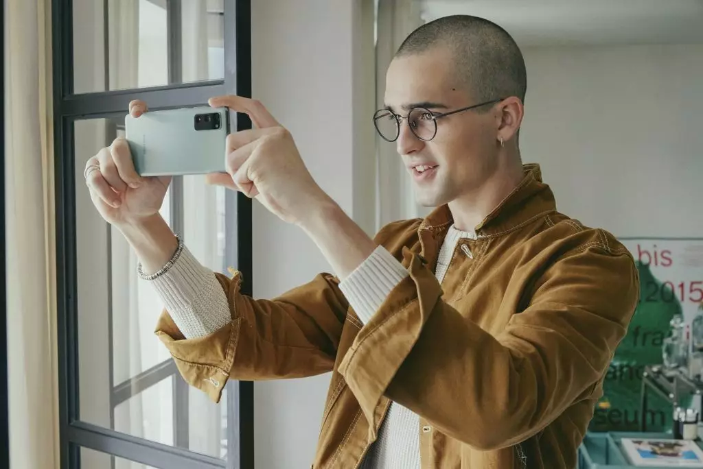 Samsung Galaxy S20 FE วางจำหน่ายแล้ว สมาร์ทโฟนแฟลกชิปที่ตอบโจทย์ทุกความต้องการของคนรุ่นใหม่ ในราคาที่ใช่