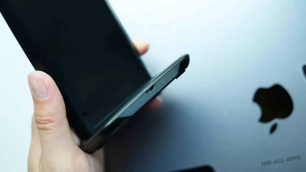 T555S-Q แท่นชาร์จมือถือไร้สาย 15W และอะแดเตอร์ชาร์จเร็ว Quick Charge 3.0 จาก CHOETECH ราคา 599 บาท