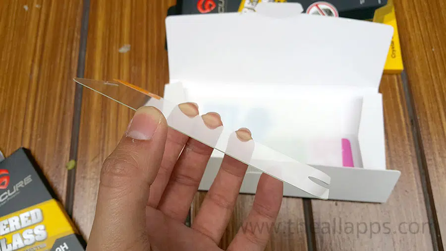 กระจกนิรภัยกันรอย-SECURE-รุ่น-Crystal-Clear-3